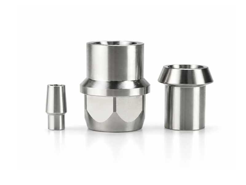 Rod end bungs