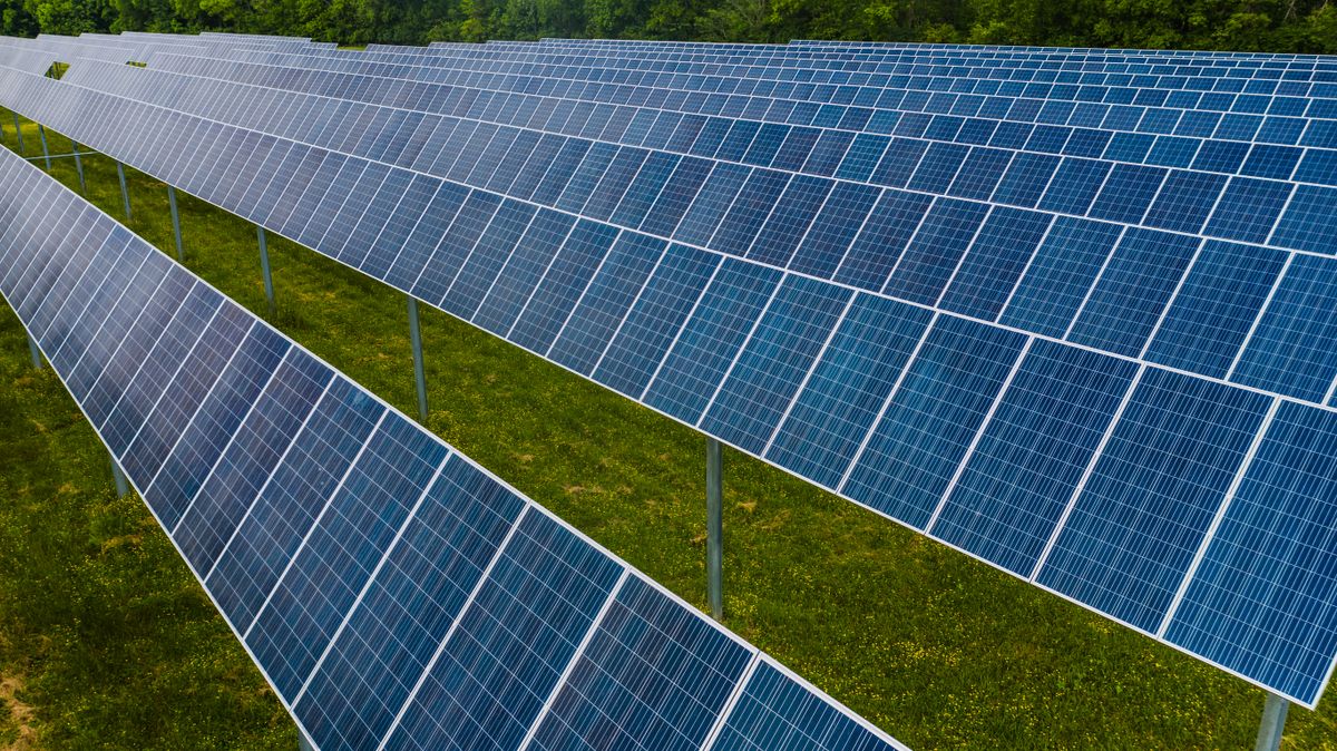 Ground-mounted solar rows on steel posts